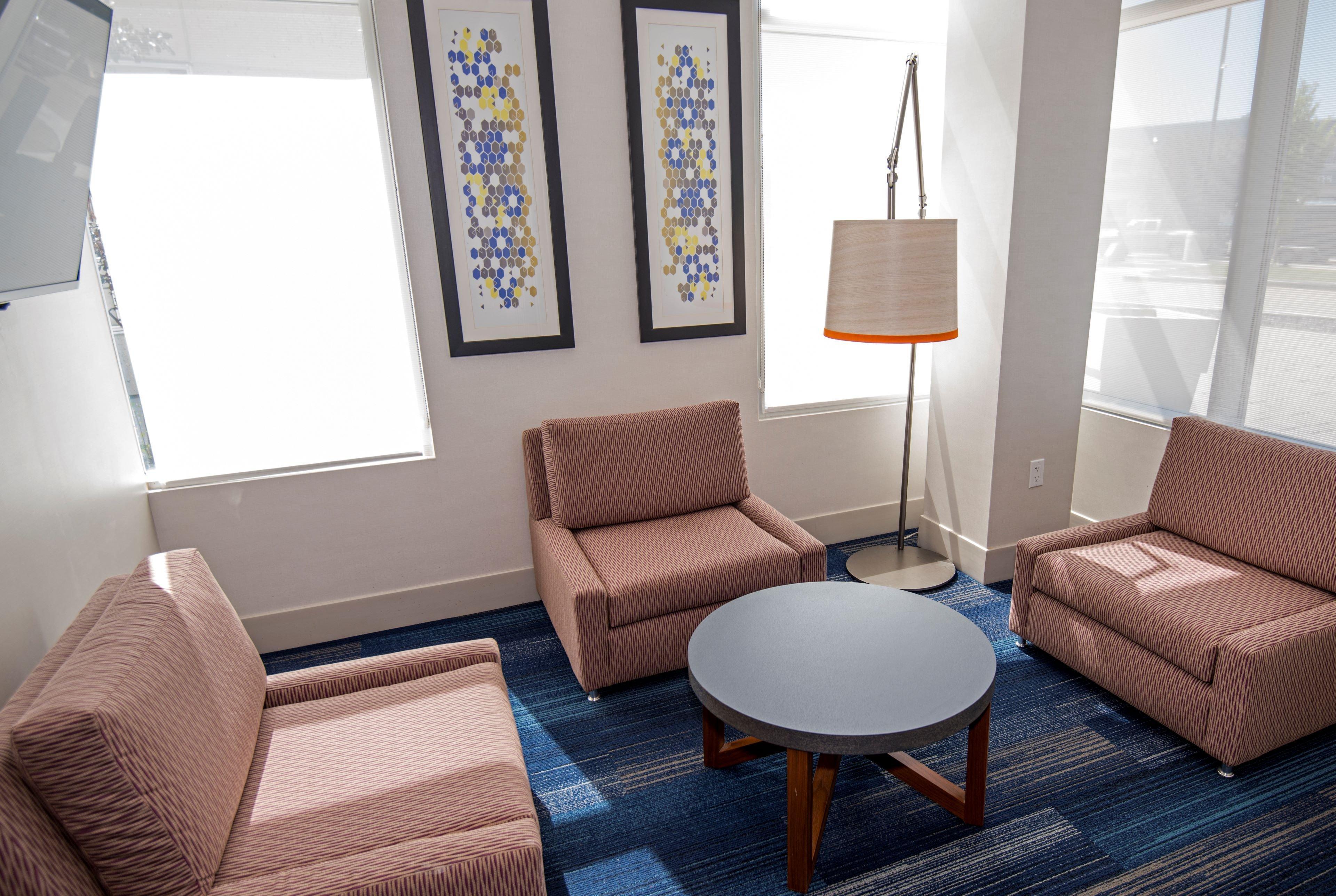 Holiday Inn Express - Red Deer North By Ihg Extérieur photo